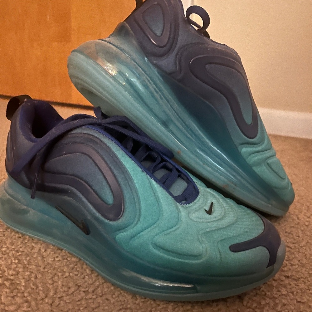 Nike 720